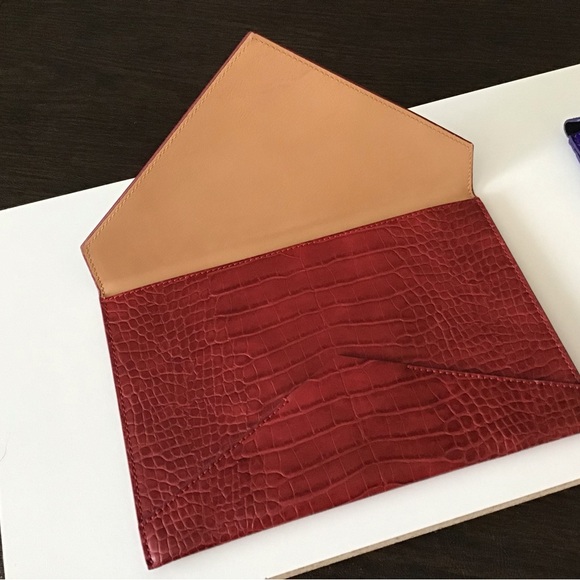 BANANA REPUBLIC Two(2) envelope clutch and wallet clutch. NWOT Never used. - Picture 5 of 8